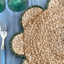 Load image into Gallery viewer, Emerald Scallop Placemat
