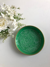Load image into Gallery viewer, Small Enamel Green Tray
